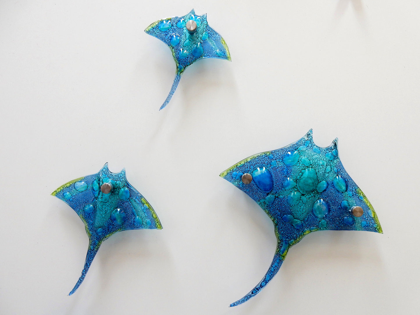 Fused glass stingrays. Manta Rays. Manta Rays wall art. Bathroom wall art. Ocean art. Beach house decor. Coastal art. Sea art.